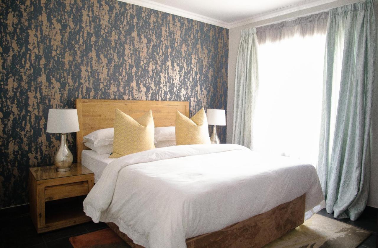 3 Lux Suites Middelburg  Luaran gambar