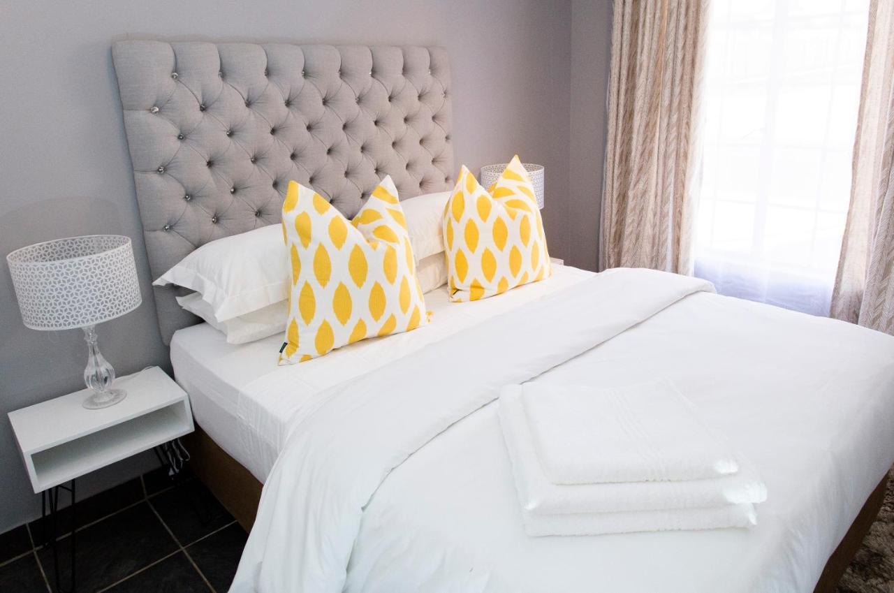 3 Lux Suites Middelburg  Luaran gambar