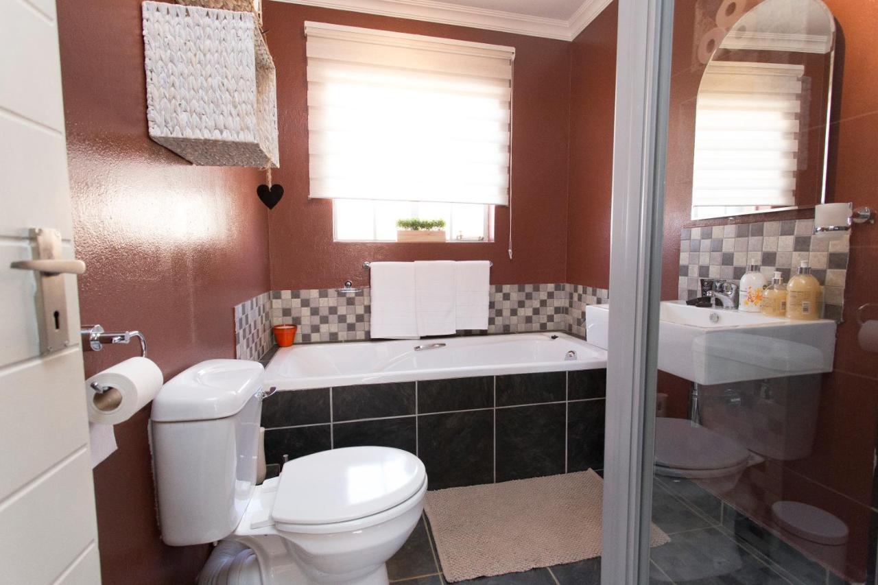 3 Lux Suites Middelburg  Luaran gambar