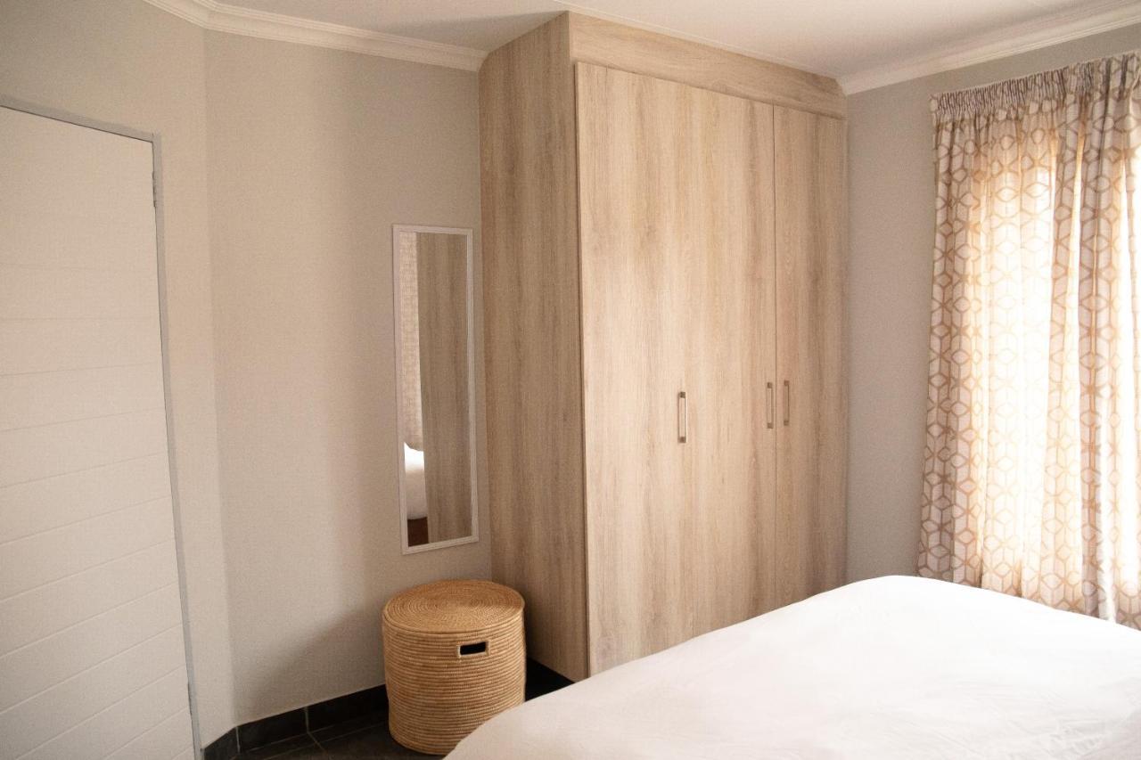 3 Lux Suites Middelburg  Luaran gambar