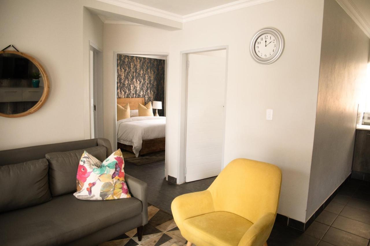 3 Lux Suites Middelburg  Luaran gambar